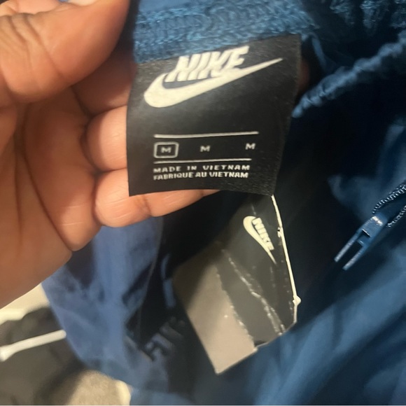 NWT Nike Navy Joggers with detachable belt Size Medium - Picture 10 of 10